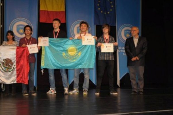 InfoMatrix - competiţie la care Sebastian Bucur, elev din Constanţa, a luat premiul I cu medalie de aur